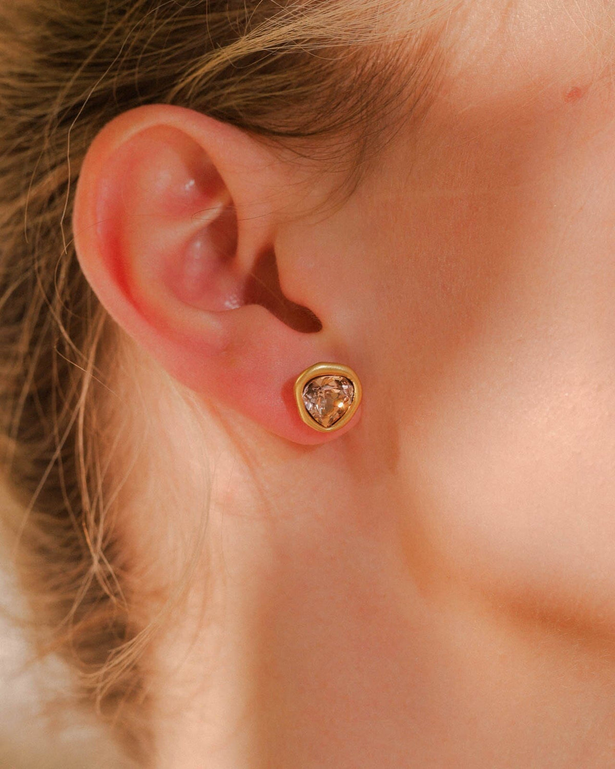 Austrian Crystal Stud Earrings earrings Vinty Jewelry 