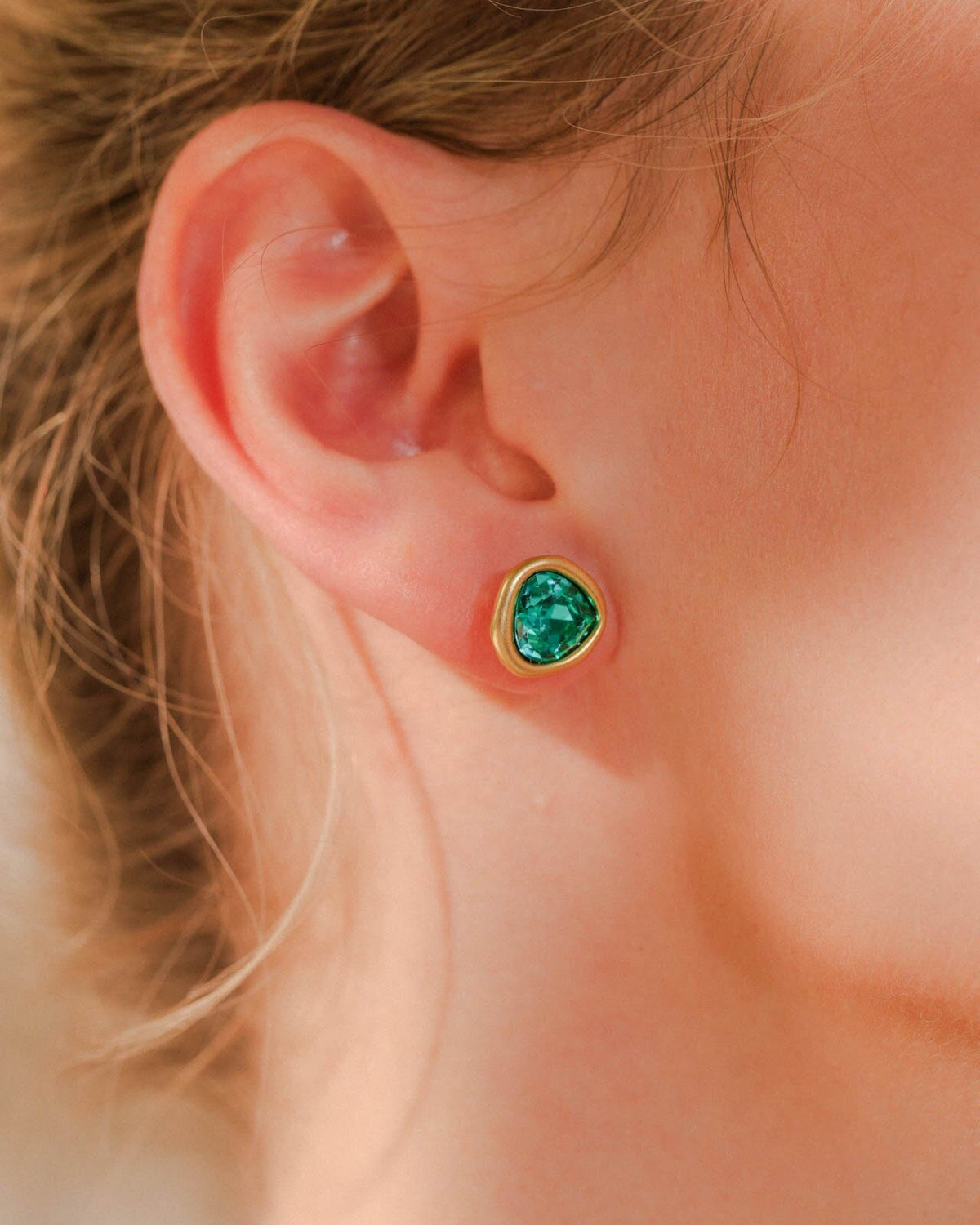 Austrian Crystal Stud Earrings earrings Vinty Jewelry 