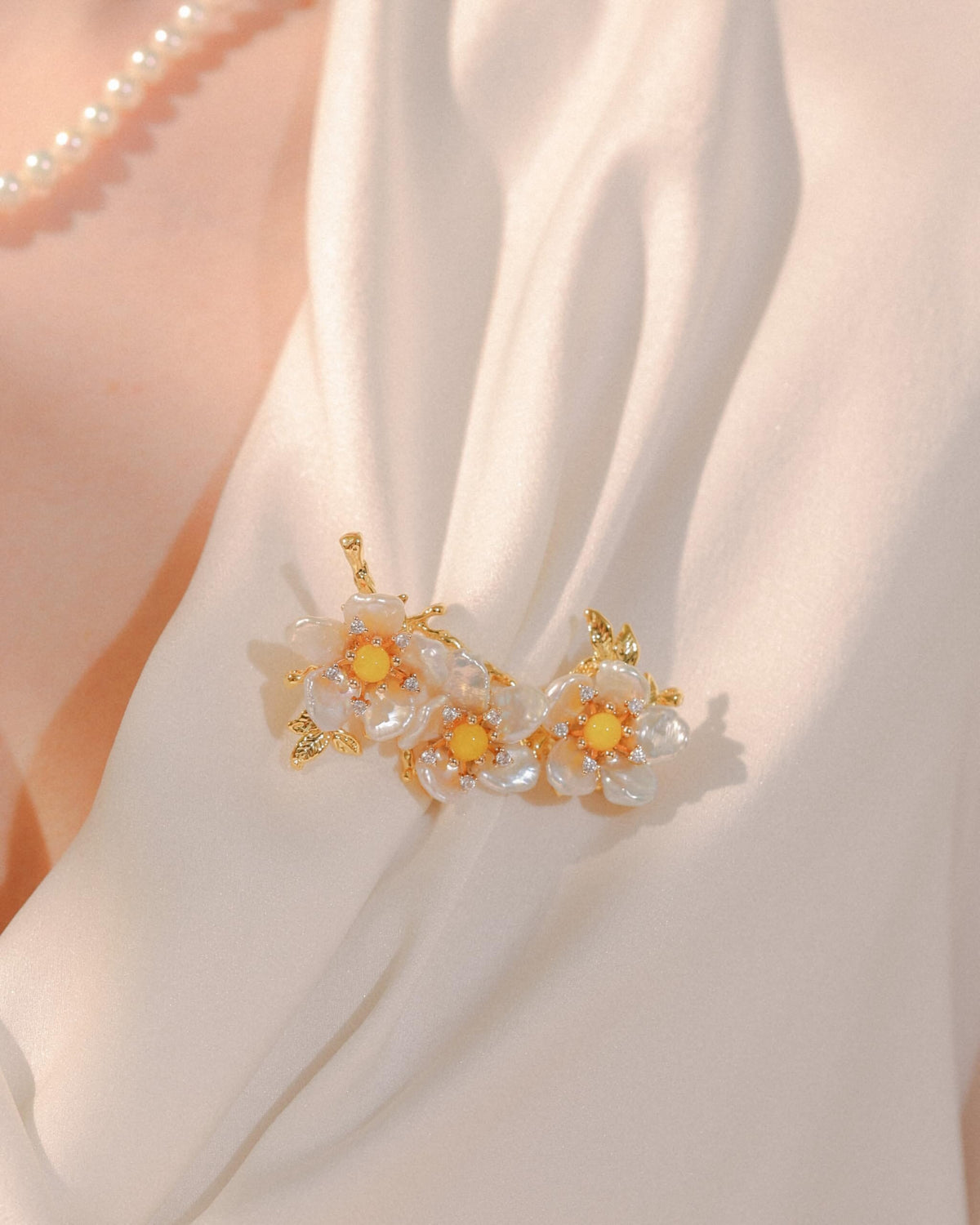 Freshwater Pearl Flower Brooch BROOCH VINTY 